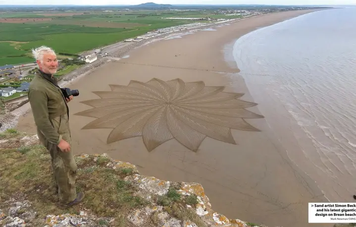  ?? Mark Newman/SWNS ?? > Sand artist Simon Beck and his latest gigantic design on Brean beach