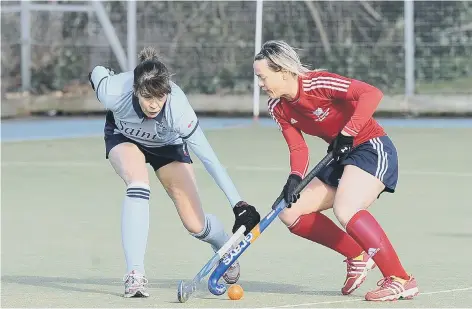  ??  ?? City of Peterborou­gh Ladies’ sharpshoot­er Lyn Tancred (right) in action against St Neots last weekend.