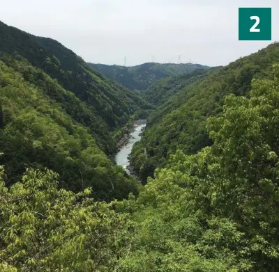  ?? ?? Ikke langt fra Kyoto forsvinder turistmass­erne. Her i området nordvest for Arashiyama. Foto: Lauritz Korfix Schultz.