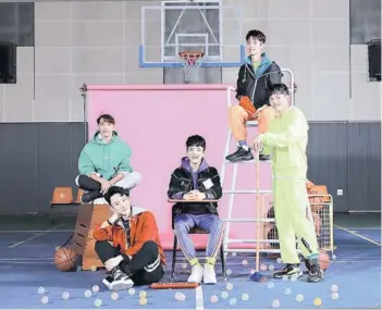  ??  ?? ► El grupo de pop coreano W24.