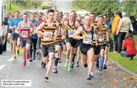  ??  ?? The 2017 Prudhoe Miners Race gets under way