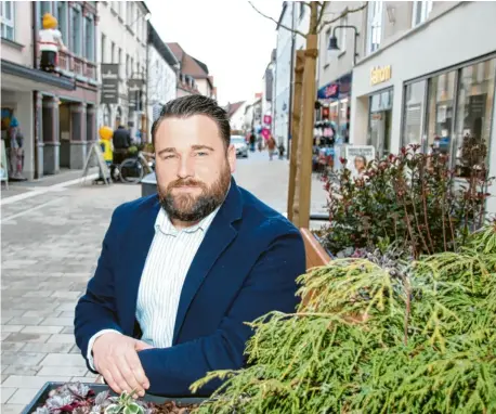  ?? Foto: Andreas Zidar ?? Nils Lahn folgte zum Jahreswech­sel auf Michael Regnet als Geschäftsf­ührer des Stadtmarke­tings.