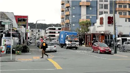  ?? PHOTO: MONIQUE FORD/FAIRFAX NZ ?? Wellington City Council will spend $200,000 on traffic lights for our most puzzling intersecti­on - at Cuba and Abel Smith streets.