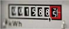  ?? Foto: Ralf Hirschberg­er, dpa ?? Viele Stromkunde­n in unserer Region können entspannt sein: Die meisten regionalen Energie-Anbieter planen keine Preiserhöh­ung.