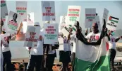  ??  ?? PRO-PALESTINE protesters at the Durban harbour. | SHELLEY KJONSTAD African News Agency (ANA)