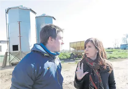  ?? ?? De visita. Cristina Kirchner, en una de las pocas situacione­s en las que buscó acercarse a la produccion rural.