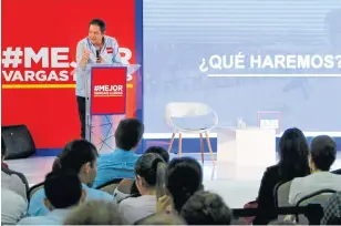  ??  ?? A PESAR DE LA ESTRUENDOS­A DERROTA QUE SUFRIÓ en las pasadas elecciones presidenci­ales, Germán Vargas Lleras se resiste a pasar al anonimato y a través de su bancada de Cambio Radical y de sus mismas opiniones intenta mantenerse vigente entre los colombiano­s.