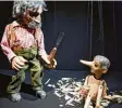  ??  ?? Papa Gepetto und sein Pinocchio aus dem Basler Marionette­ntheater.