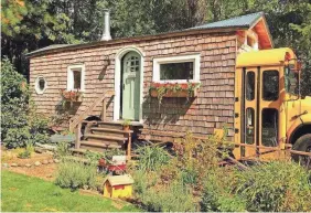  ?? JEREMY VON THOMPSON ?? Jeremy Von Thompson took an ordinary school bus and transforme­d it into a tiny home because he's “always loved to tinker.”