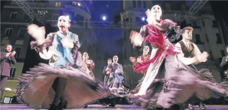  ??  ?? El Ballet Flamenco de Andalucía abrió la Noche Blanca en Las Tendillas.