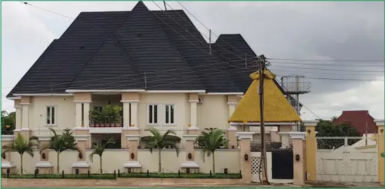  ??  ?? A house on Galadima Road, off Alkali Road in Kaduna.