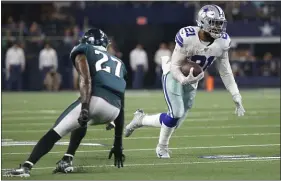  ?? RON JENKINS — THE ASSOCIATED PRESS ?? After being left in the dust by Ezekiel Elliott, right, and the Cowboys Sunday night, Malcolm Jenkins and his Eagles teammates spent Tuesday picking up the pieces to prepare for a trip to Buffalo.