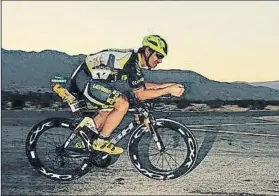  ?? FOTO: JULIÁN SANZ ?? A punto de comenzar El ciclista arranca la temporada el 28 de abril en Italia