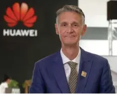  ?? ?? PETER WELLS PARA O CONCURSO HUAWEI DE TIC’S 2021-2022
CERIMÓNIA DE ABERTURA DAS FINAIS GLOBAIS