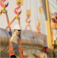 ??  ?? Tap.
La consegna in Grecia dei tubi per il gasdotto del Caspio