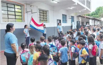  ?? ?? Ayer recién iniciaron las clases en la escuela Carlos Antonio López, con contribuci­ón de Afemec.