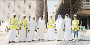  ?? KUNA photo ?? Minister Al-Fares during his visit to the Sabah Al-Salem University City project.