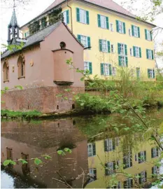  ?? Archivfoto: Kirstges ?? Ein Juwel: das Sisi-Schloss und die neugotisch­e Schlosskap­elle in Unterwitte­lsbach. Der Ausflug kann mit einer Wanderung verbunden werden