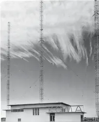  ?? [PHOTOS PROVIDED BY FSB] ?? KOMA-AM Radio, which began operating at 50,000 watts in late 1946, hired fledgling FSB to design its Prairie Style studio.