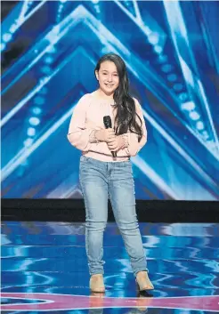  ?? TRAE PATTON NBC ?? Toronto’s Roberta Battaglia, 10, slayed the crowd in her performanc­e of Lady Gaga’s “Shallow” on “America’s Got Talent” on Tuesday. Her astounding voice earned her rare Golden Buzzer Approval from AGT judge Sofia Vergara and an automatic bye to the $1-million final.