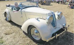  ??  ?? Carol Corliss drove Stewart Wilkie’s 1939 Raymond Mays Special Sports Tourer from Thurlby, Lincolnshi­re, for display at the event but was persuaded to give it a run up the hill.