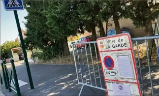  ?? (Photo E. M.) ?? Une juge d’instructio­n se déplace aujourd’hui sur le lieu du meurtre de Gérard Pardies à La Garde. La zone sera sanctuaris­ée pour les besoins de l’enquête judiciaire.