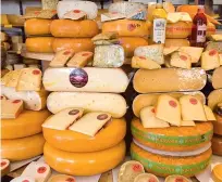  ??  ?? heChO eN hOLaNDa: los quesos, junto con las flores, son los dos productos por excelencia que exporta el país.