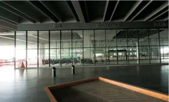  ?? ?? Entradas y salas de espera en el nuevo aeropuerto en Santa Lucía