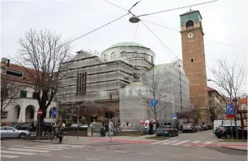  ?? ?? A photo shows Saint Blaise Catholic church in the center of Zagreb under reconstruc­tion after the earthquake.