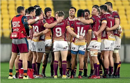  ?? GETTY IMAGES ?? Southland’s players regroup after conceding another try in a heavy loss to Wellington in their Mitre 10 Cup match in the capital last night.