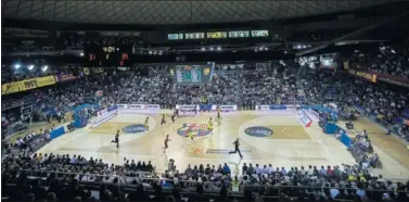  ??  ?? Panorámica del Palau Blaugrana en un Barça-Fenerbahçe de la Euroliga, celebrado el 21 de octubre de 2016.