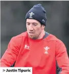  ??  ?? > Justin Tipuric