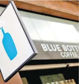  ?? LUCY NICHOLSON/REUTERS ?? Blue Point solo vende café de menos de 15 días de tueste.