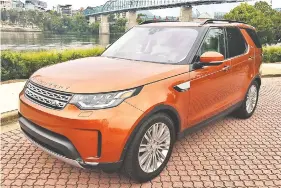  ?? STAFF PHOTOS BY MARK KENNEDY ?? The Land Rover Discovery diesel gets decent fuel economy for a vehicle its size.