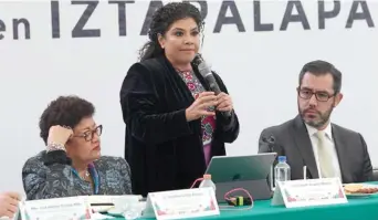  ??  ?? En conferenci­a de prensa, la alcaldesa Clara Brugada señaló que “En 2015 se cometieron 26 mil delitos y para 2018 cerramos con 34 mil, más de 8 mil. Terminamos este año con 105 homicidios más que en 2015”.