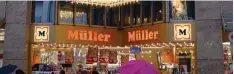  ?? Foto: heo ?? Im September 1991 wurde das Müller Kaufhaus in der Ulmer Hirschstra­ße eröffnet. Es gilt als Wunschtrau­m von Erwin Müller, der Wirklichke­it wurde.