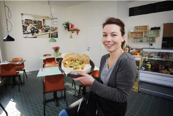 le-red-fox-charmeert-buurt-pressreader