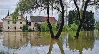  ?? Foto Tanja Jakše ?? Ekstremno vreme povzroča poplave, kar je treba upoštevati tudi pri investiran­ju.