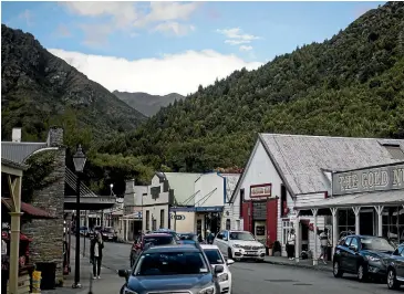  ?? IAIN MCGREGOR/STUFF ?? The past stands there for all to see in historic Arrowtown.