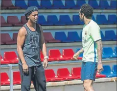  ?? FOTO: FCB ?? Mentor charló amistosame­nte con Neymar antes de iniciar la sesión