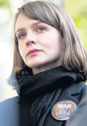  ?? Roland Leon ?? > Carey Mulligan at a rally for Syrian refugees