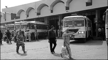  ?? MANOJ DHAKA/HT ?? Haryana Roadways buses parked at the bus stand in Rohtak on Thursday as the employees’ union extended their strike till October 29.