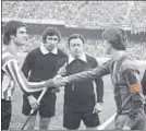  ?? FOTO: FCB ?? Johan Cruyff, estrenando la ‘senyera’