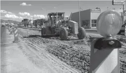  ?? GREG SORBER/JOURNAL ?? The city is installing a fiber optic line along Central from Louisiana to Coors during constructi­on of the Albuquerqu­e Rapid Transit project.