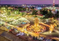  ?? YOUSOS APDOULRASH­IM ?? A time lapse bird’s-eye view of Battambang town lit up at night last August.