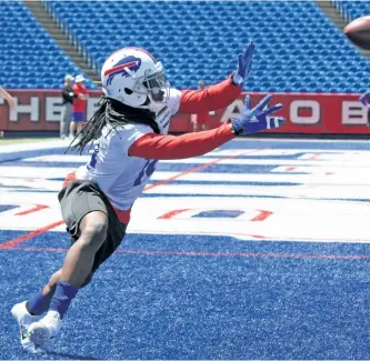  ?? JOHN KRYK/POSTMEDIA NETWORK ?? Buffalo Bills’ wide receiver Sammy Watkins makes a catch at mandatory mini-camp practice for the Buffalo Bills at New Era Field in Orchard Park, N.Y.