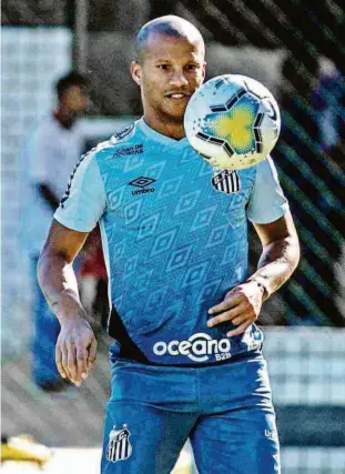  ?? Ivan Storti - 26.ago.20/santos FC ?? O meio-campista Carlos Sánchez busca retomar a boa fase que o fez cair nas graças do torcedor santista em 2019; duelo será contra o Botafogo