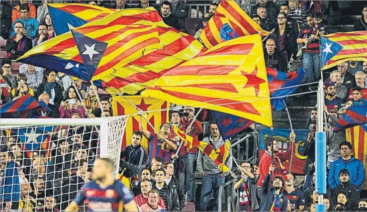  ?? ROSER VILALLONGA ?? El 29 de septiembre del 2015 se celebró el Barça-Bayer Leverkusen en el Camp Nou con exhibición de estelades: la UEFA sancionó al club con una multa de 40.000 euros