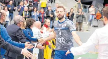  ?? FOTO: GKR ?? Abklatsche­n war mal. Ob die Volleyball-Spiele weiterhin vor Publikum stattfinde­n, steht noch in den Sternen.