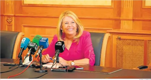  ?? JAVIER ALBIÑANA ?? La alcaldesa de Marbella, Ángeles Muñoz.